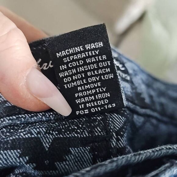 Celebrity Pink Denim Short, shorts. Size 11 - Picture 5 of 7